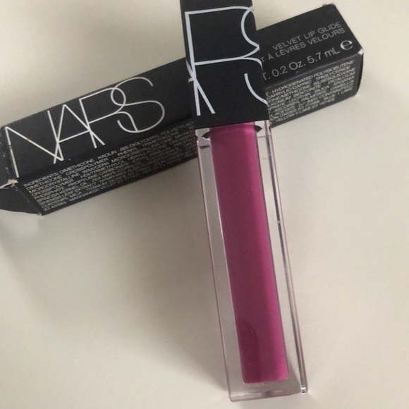 NARS Velvet Lip Glide in LA MAIN BLEUE - Picture 2 of 6